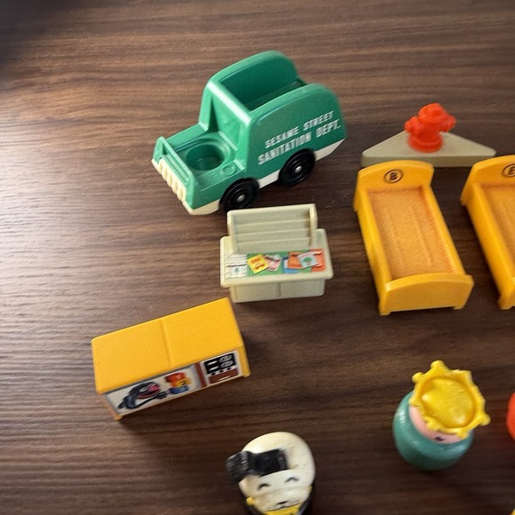 VTG Fisher Price Sesame Street Toys Little People Play Family Lot Wood Muppets - Picture 5 of 12